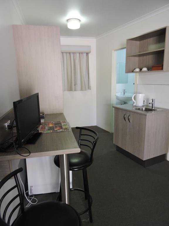 Town & Country Motel Nerang Room photo