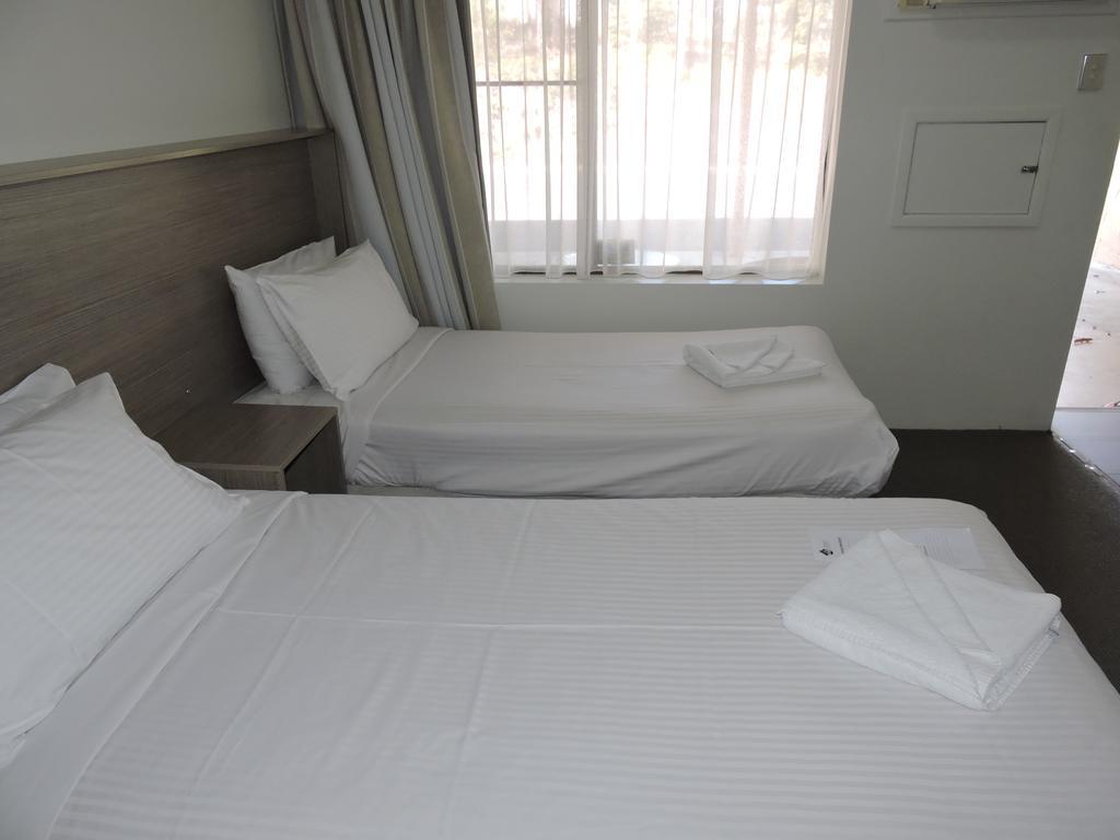 Town & Country Motel Nerang Room photo