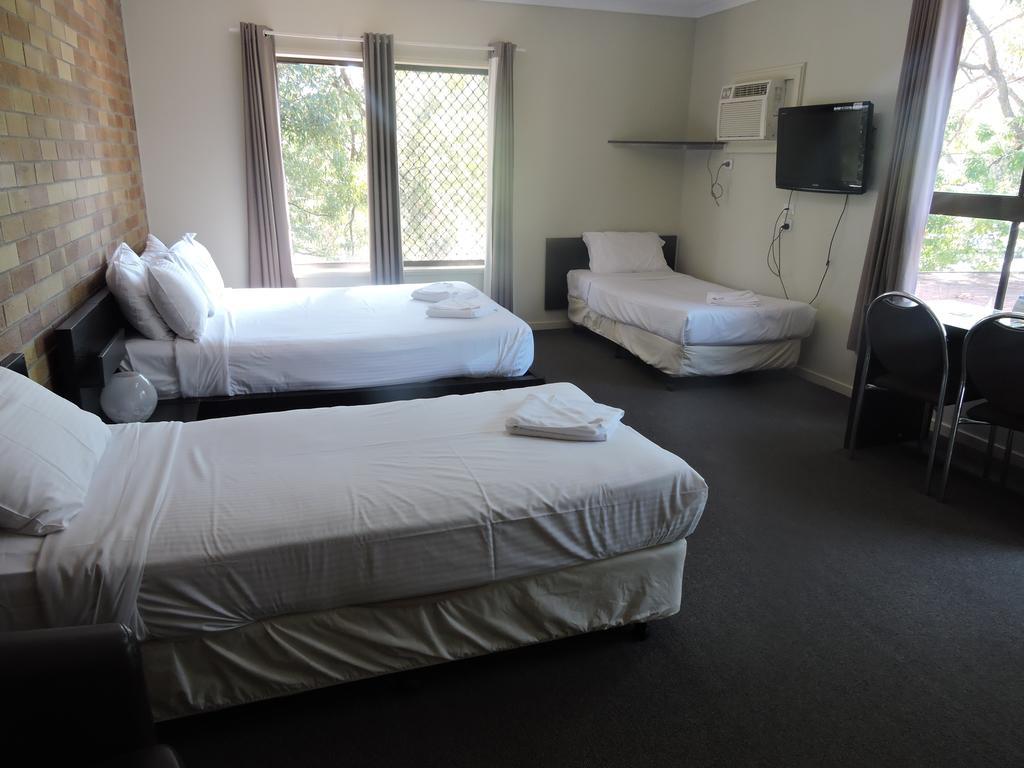 Town & Country Motel Nerang Room photo